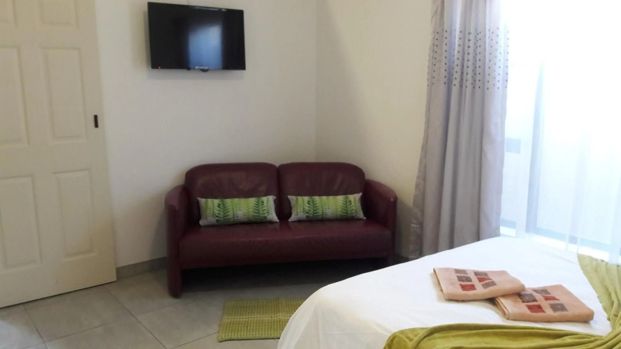 Self-catering Studio, Unit 6 on Krupp