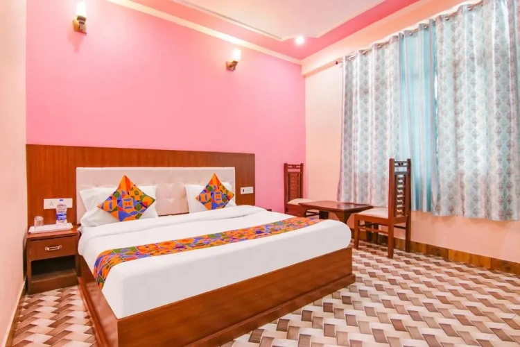 Standard Triple room