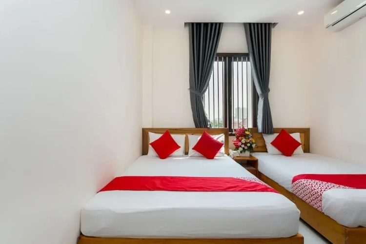 Standard Triple room with garden view