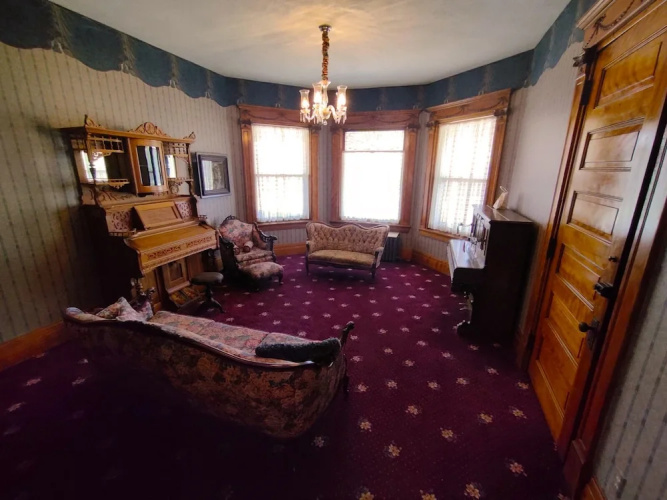 The Weis Mansion