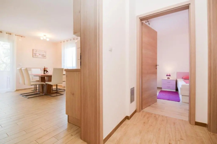 Apartment Mit- Mir