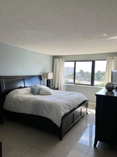 Golden Isles Hallandale Water view