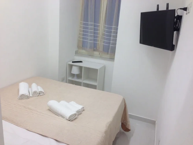Economy room