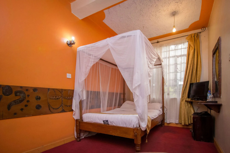 The Luke Hotel