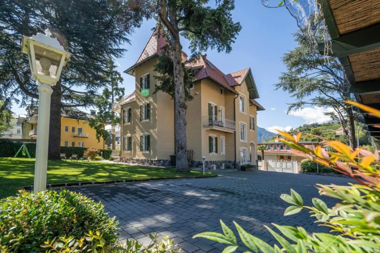Villa Tell rooms and suites