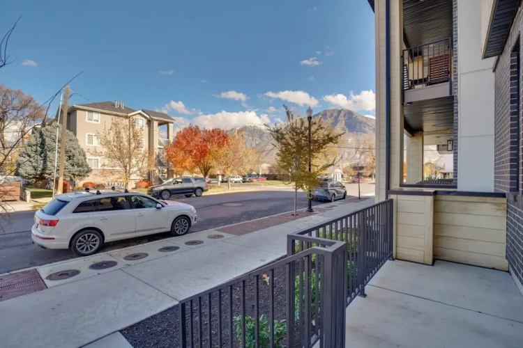 Modern Downtown Provo Townhome w/ Balcony!