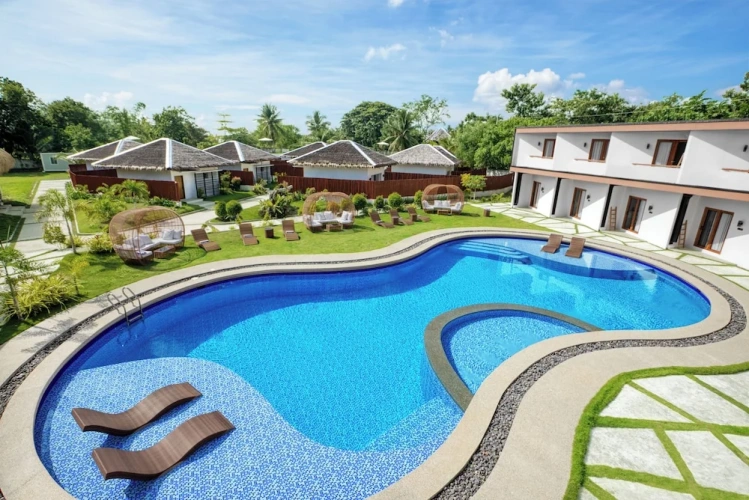 Deluxe Double room with pool view
