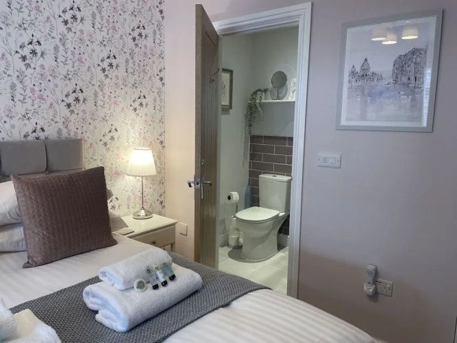 Bridgeside Rooms