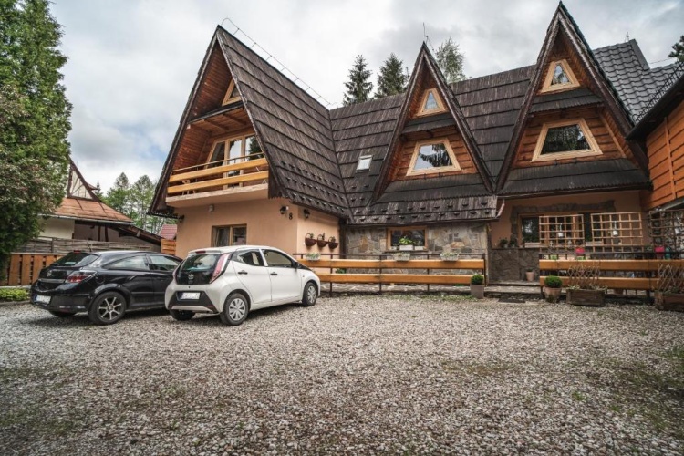 2 Bedrooms Chalet