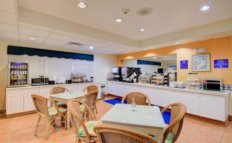 Hutchinson Island Plaza Hotel & Suites photo 27