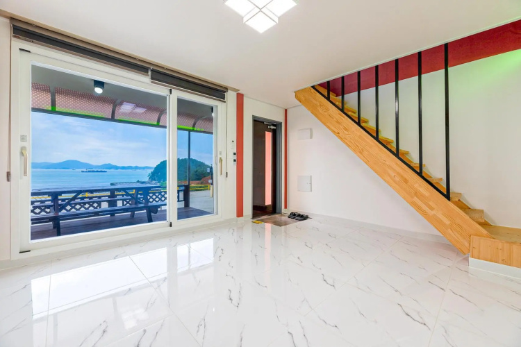 Namhae Modern Spa Pension
