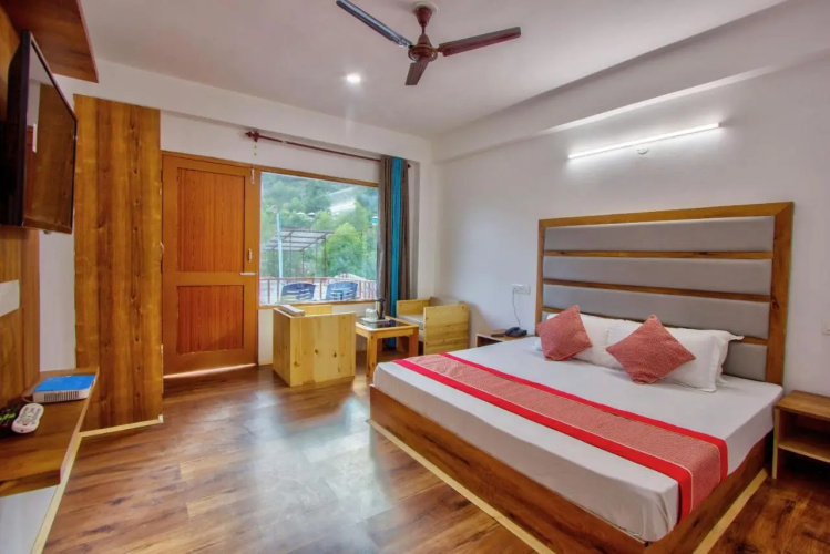 Hotel beas river retreat