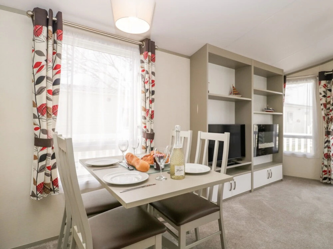 18D Shorefield Country Park