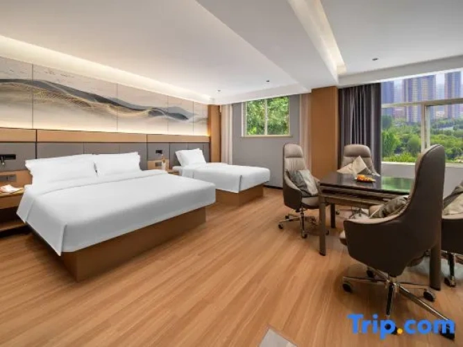 Deluxe Suite