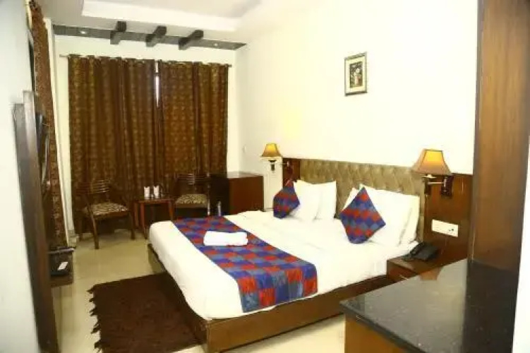 Hotel Smart Inn 2 by Royal Collection