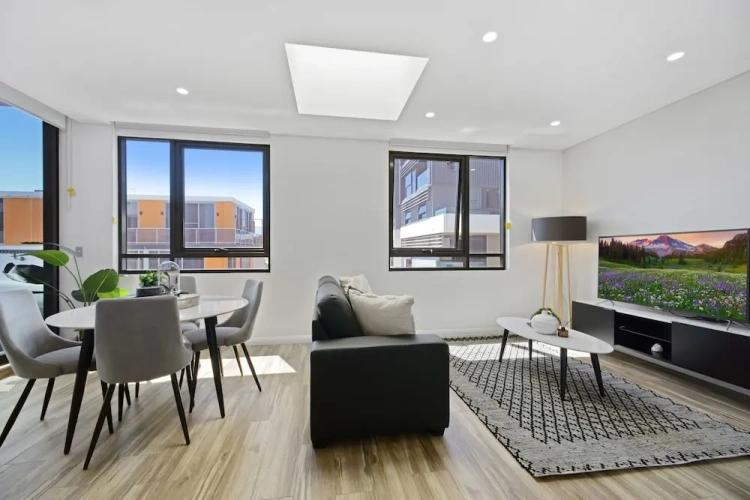 2 Bedrooms Apartment