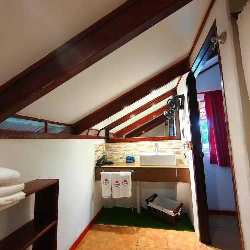 Standard Triple room