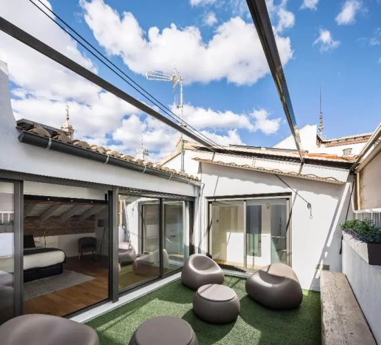 Deluxe Apartment