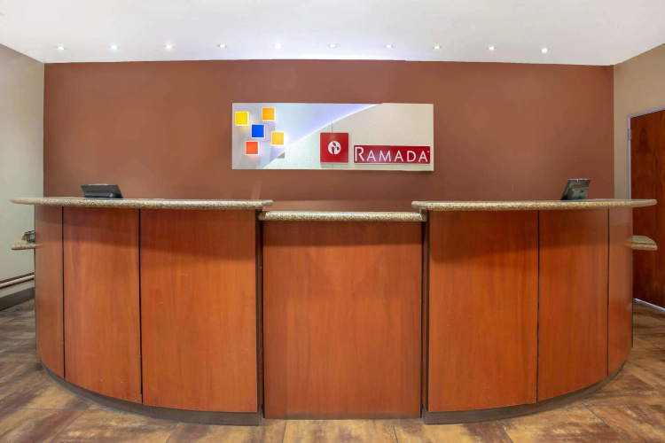 Holiday Inn Express & Suites Phoenix Midtown by IHG