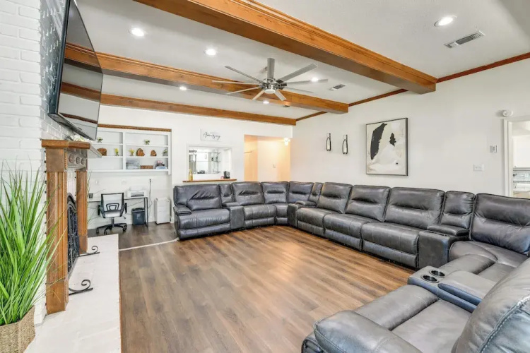 Stunning Baton Rouge Home w/ Pool: Near Lsu!