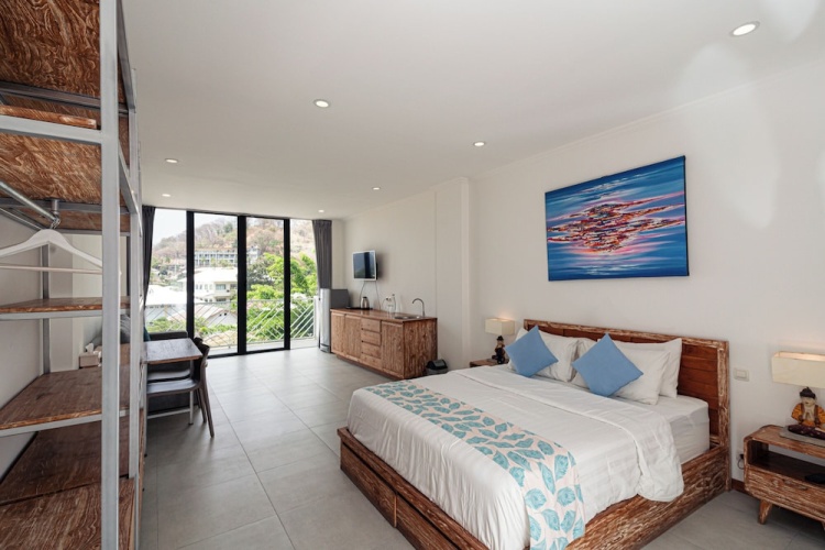 Deluxe Double room with city view