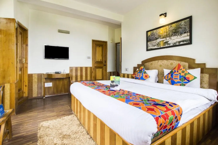 FabHotel Whispiring Wood
