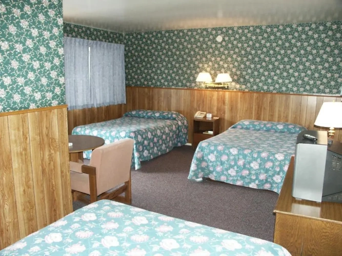 Standard Triple room