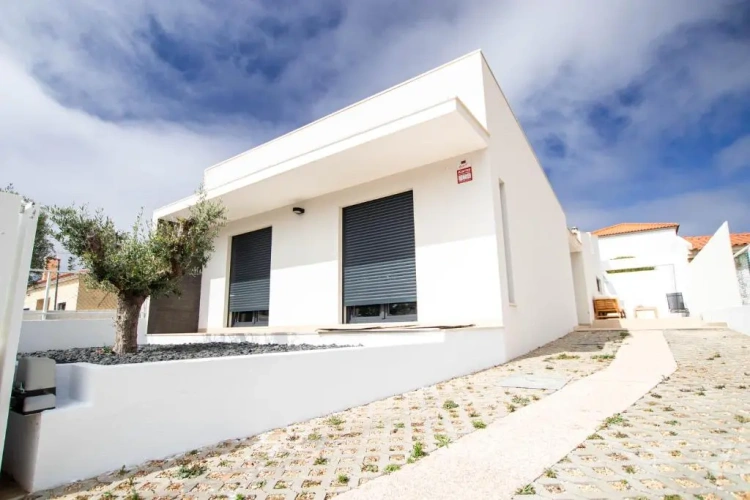 2 Bedrooms Villa