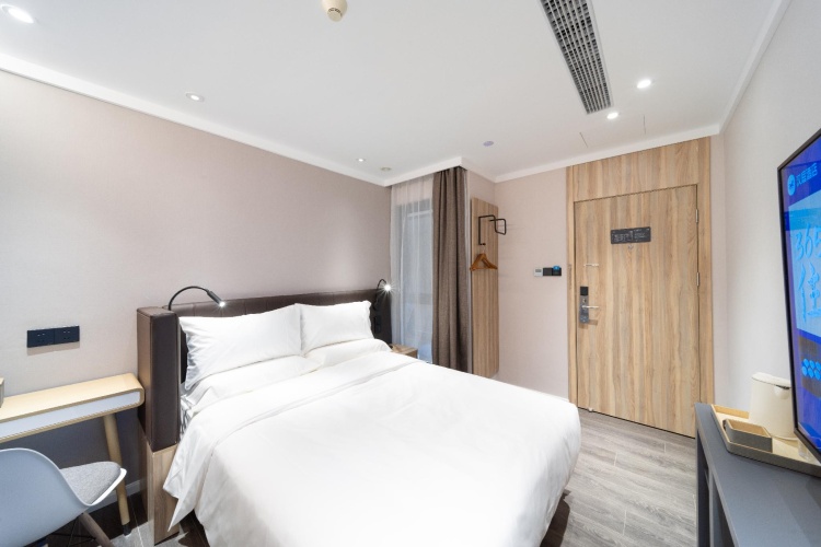 Standard room with view