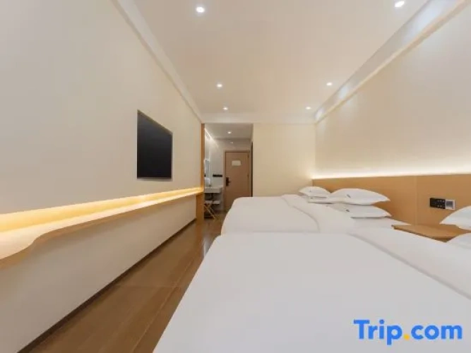 Standard Triple Family room