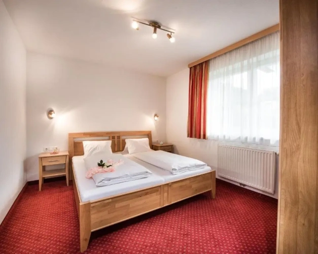 3 Bedrooms Apartment