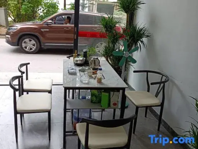 Xingqing Apartment