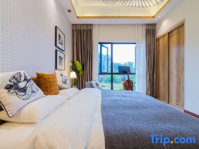 Standard Double room with lake view