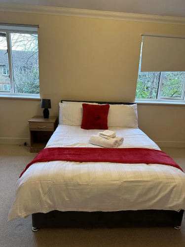 Captivating 5-bed House in Milton Keynes