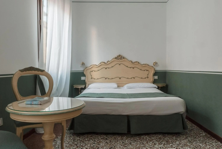 Ca' San Trovaso - 6 Rooms