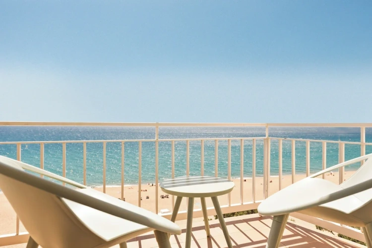Bed in Dorm with balcony and with sea view