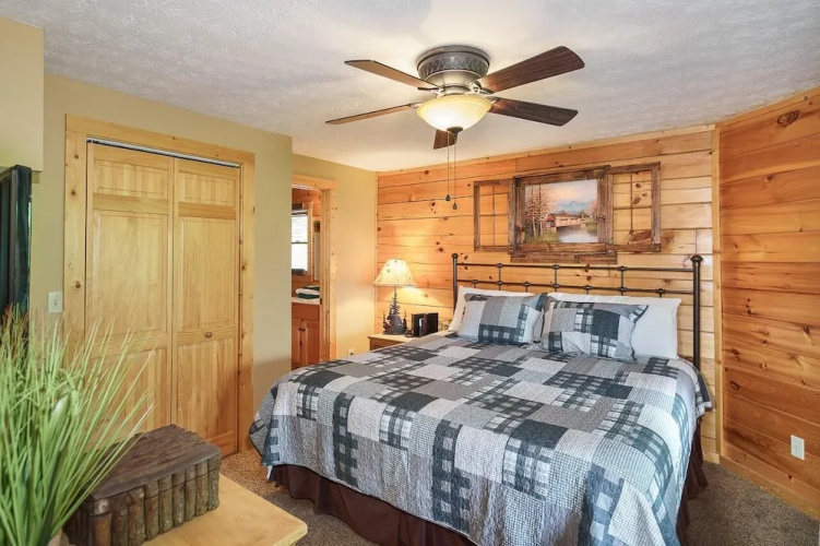 Some Peak Somewhere 3 Bedroom Cabin