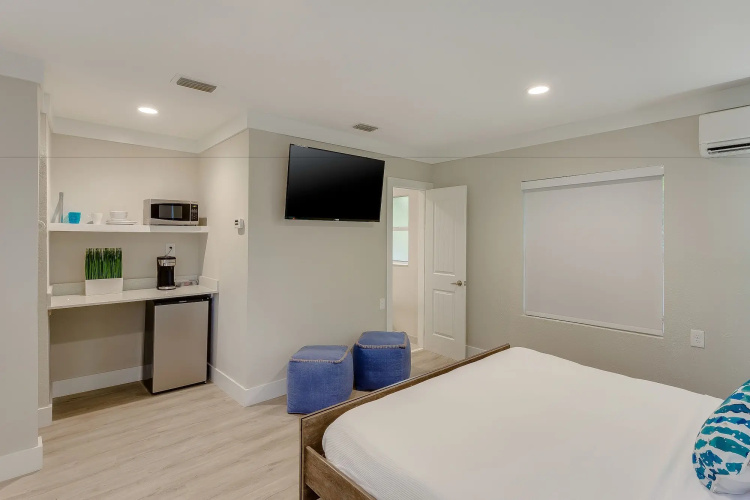 Drift Hotel