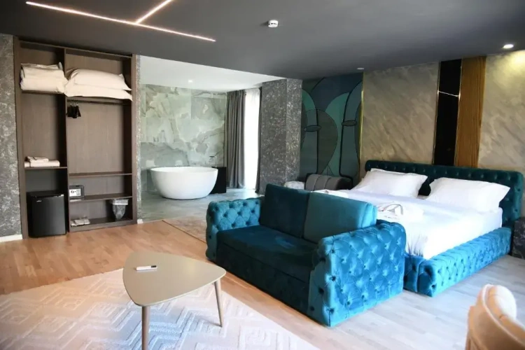 Double Suite