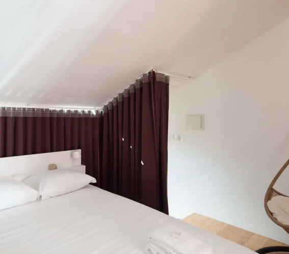 7 Gaia Roaster Apartments