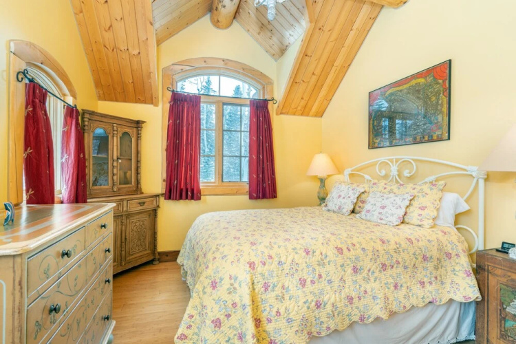 Hilltop Hideaway by Exceptional Stays