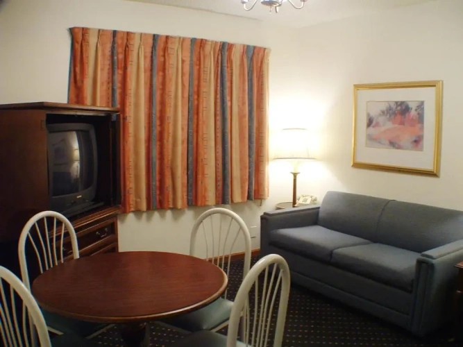 1 Bedroom Deluxe Suite