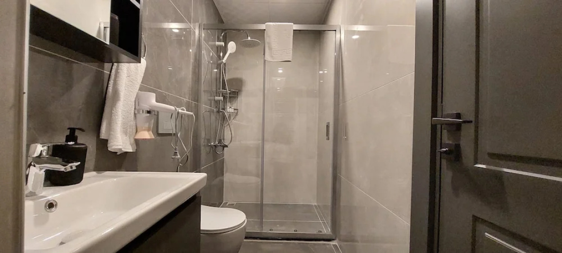 New Flat Large Living Space 6 Close to Lara Beach