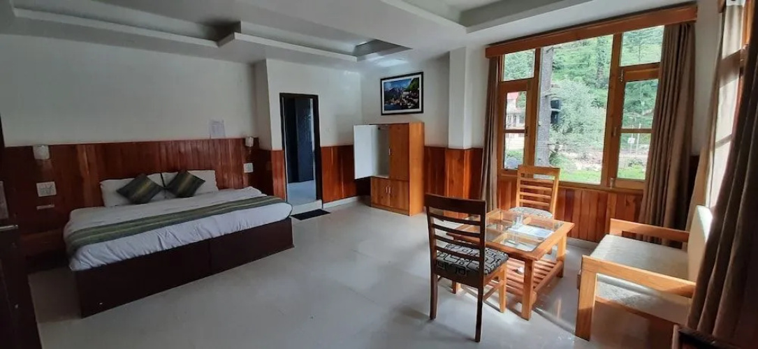 Hotel Aman Palace Kasol