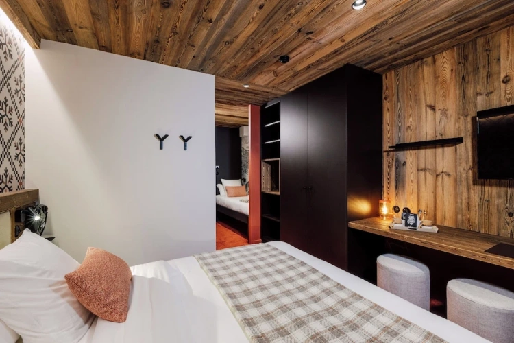 Standard Triple room