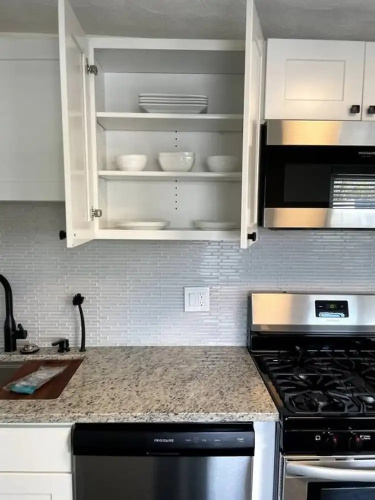 Modern Three Bedroom Condo - Near Boston