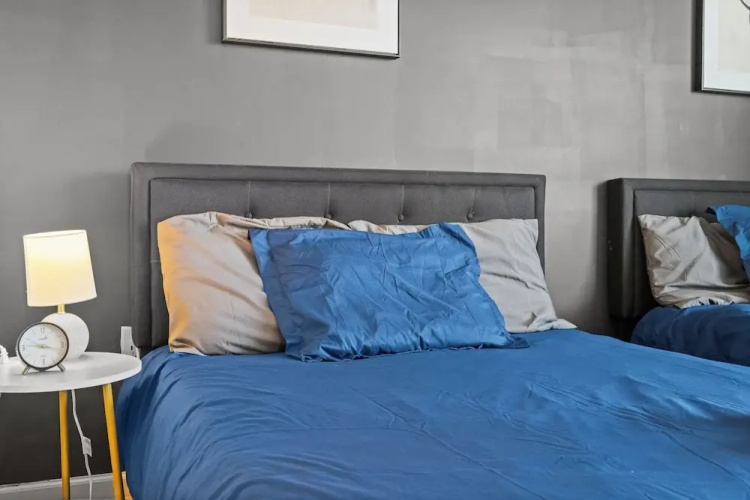 Upscale King 2BR Suite Mins to Charlotte