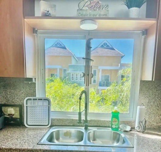 3 Bedrooms Standard Family room with balcony and with pool view