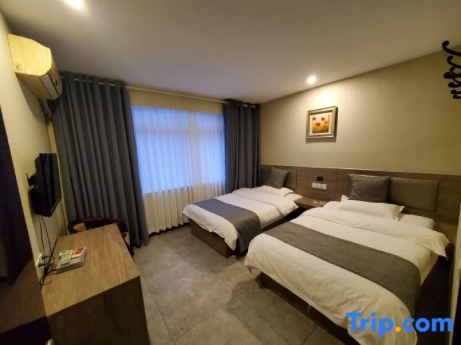 Triple Suite