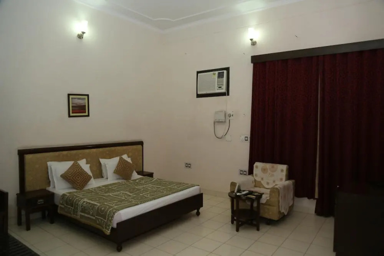 Gulmohar Sariska Resort